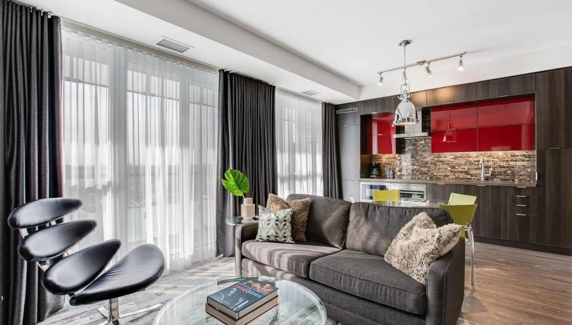 Grand Sapphire Suites Toronto 0*,