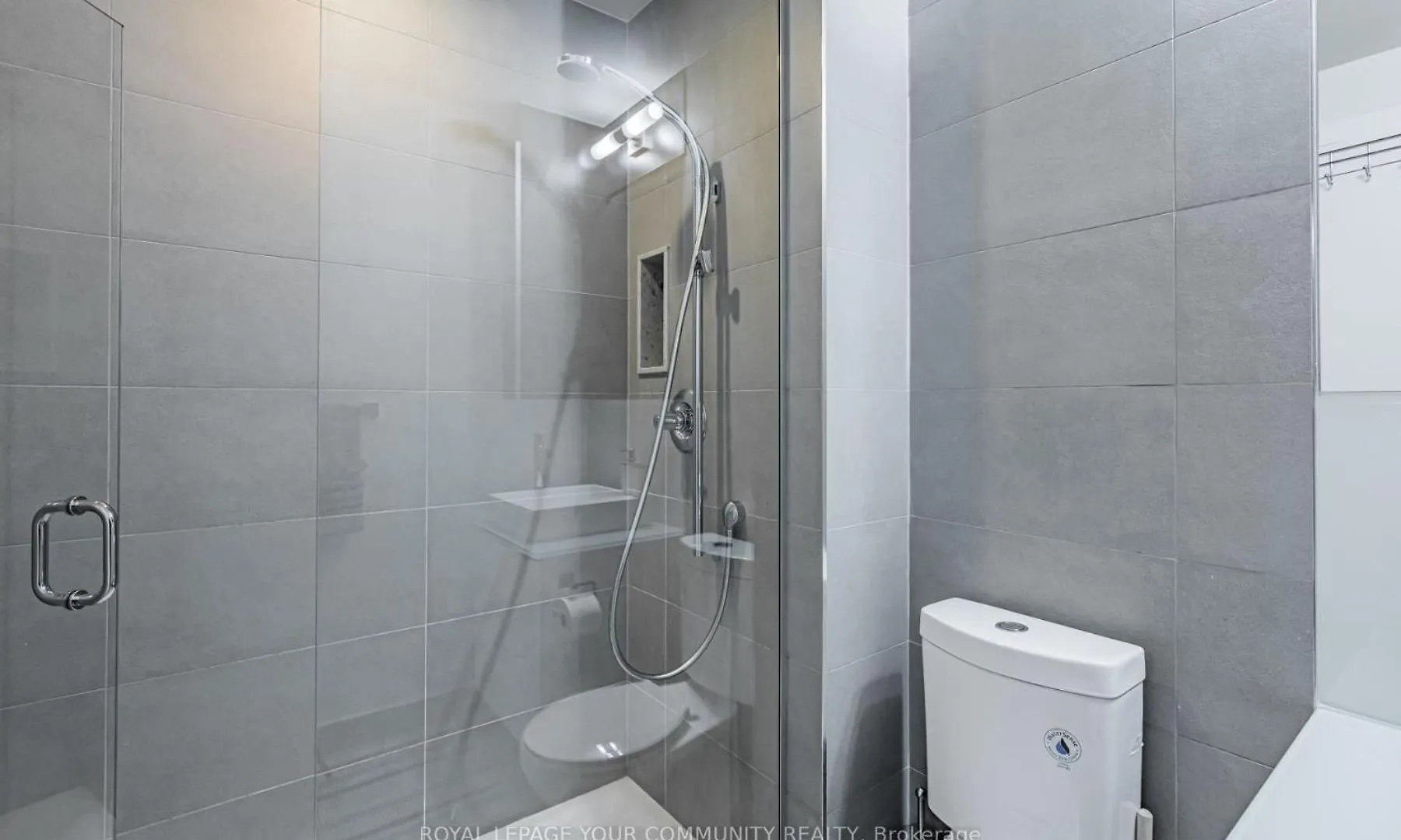 Grand Sapphire Suites Toronto Canada